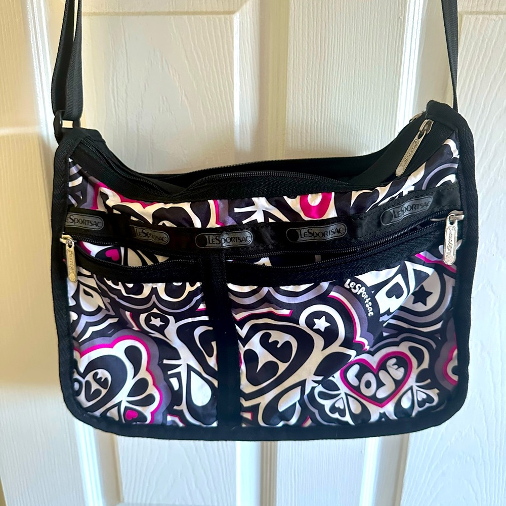 LeSportSac Deluxe Everyday crossbody bag Love print pink black